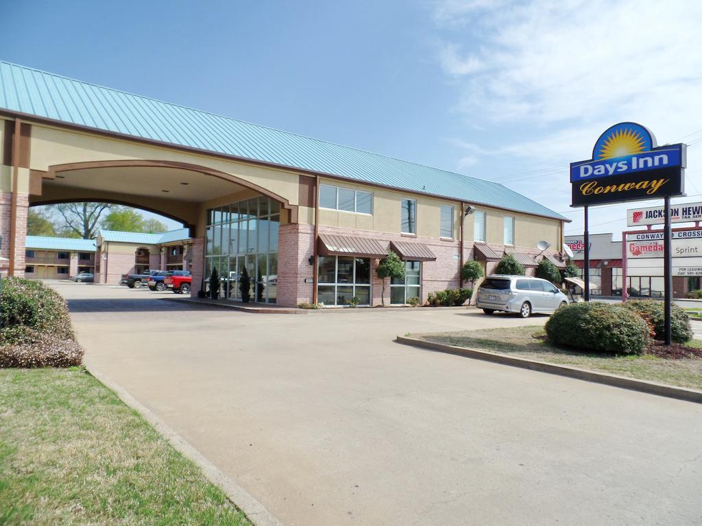 Days Inn By Wyndham Conway Exterior photo